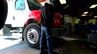FULL COLOR CHANGE on freightliner laid not sprayed