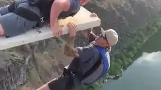 Jesus: Tamb&eacute;m est&aacute; escrito: N&atilde;o tentar&aacute;s o Senhor teu Deus.