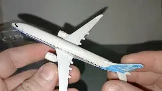 Maisto diecast Boeing 737-Max 10