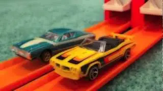 1970 Hot Wheels Dual-Lane Rod Runner Drag Set