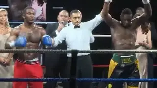 Viddal Riley's 3rd PRO boxing match vs. Austin Nnamdi [Full Fight]