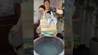 Use the color scheme mix with water to have the forest and the sky for made a beautiful bag