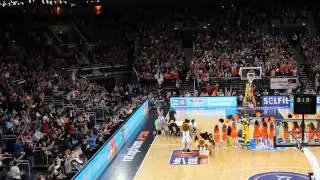 Beko BBL AllStar Day 2015: Ulm's Will Clyburn catches ball from the stands and dunks