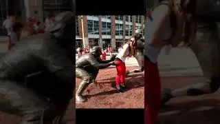 people get so creative with these statues and its hilarious | weird statue picture memes