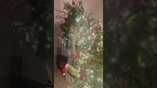 My take on a whoville/grinch tree 🎄 #Diy #Grinchmas #whoville