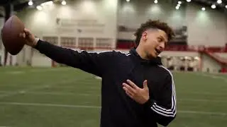 Patrick Mahomes and his No Look Passes