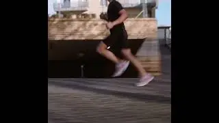 Krossovki dlya bega SolarBoost 3 seryj FY0316 video
