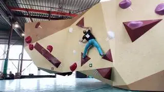 Boulder 2 men's finals - H3 tops at Boulderhal Energiehaven