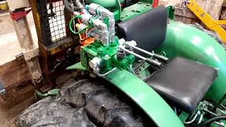 Hydraulisches Steuergerät an Holder A45 anschließen