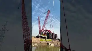 1000 Ton Crawler Crane Assembly &ndash; Giant Machine in Action!