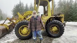Working the Cat 922B Loader