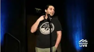 Shapiro debates with an Elizabeth Warren campaign volunteer