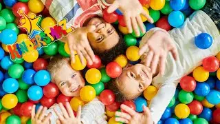 The Giggle Groove | Funny Silly Dance Song for Kids | Kinderstarz