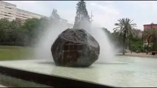 Parque de Josep Serra Martí con su FUENTE MAGICA MANUEL DE FALLA (BARCELONA ESPAÑA)
