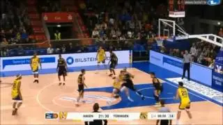 Isaiah Philmore (18 PTS 10 REBS) against Phoenix Hagen