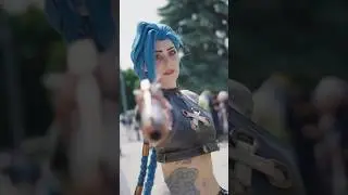 Real Jinx Cosplayer with Luxlo #cosplay #leagueoflegends