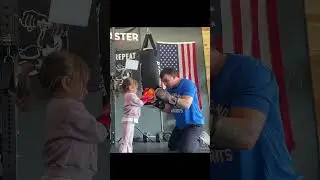 Папаша получил совершенно новую сумку. 👊☘️