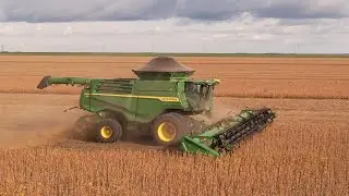 John Deere X9 1000 em solo brasileiro - MT #johndeere #harvest #drone