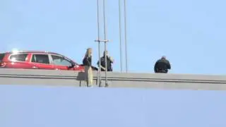 Green Bay police officers save woman on bridge