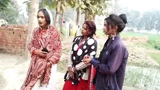 खुशबू रानी सरसों के खेत में क्या कर रही है