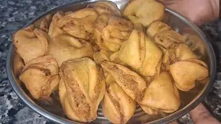 एक नया नाश्ता जिसमें समोसा,पकौड़ी और कचौड़ी तीनो का स्वाद पाये। 3 in 1 breakfast. 