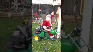 (Custom, prototype?) Uncommon Gemmy Life Size Santa