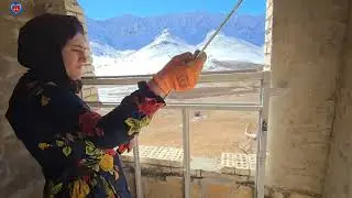 Installing a Dream Window: The Challenges a Nomadic Lady Solves
