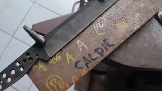 Using Tsubosan Hardness Tester On a Blade. Cara Menggunakan Kikir Penguji Kekerasan di Bilah.