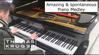 Thomas Kr&uuml;ger &ndash; Amazing & spontaneous Piano Medley in a Caf&eacute; (at IGA Berlin 2017)