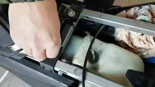 Togliere batteria dalla moto - remove battery from the motorcycle