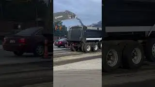 Asphalt milling #asphalt #roadwork #shortsfeed #viral #paving #construction #dumptruck #Road