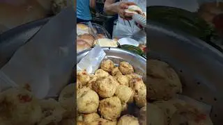 famous mumbai vadapav #youtubeshorts#reels#shorts#instagramreels#vadapav#vileparle#anandstall#foodie