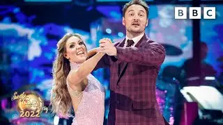 James Bye & Amy Dowden Quickstep to Don't Get Me Wrong by The Pretenders ✨ BBC Strictly 2022