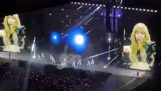 BLACKPINK Deadline Tour 7/13/25 - Lisa Deadline Interlude, Thunder, FUTW