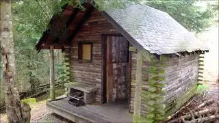Cabanes de bergers ou refuges dans les  Hautes Pyrénées.
