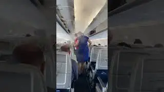 SMOKE Filling the Cabin? What&rsquo;s Happening on This Aegean Airlines Flight?!