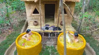 Two Sister Living Off Grid Building a House with Twin Bathtub, Enjoy a Life in the Wild, Bushcraft