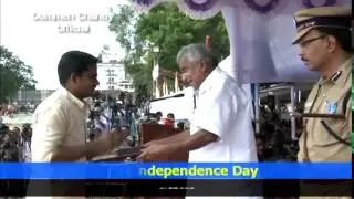 68th Independence Day - Kerala CM Oommen Chandy presents medals to police personnel