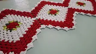 Caminho de mesa triangular