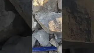 Breaking Rocks and Finding #HerkimerDiamonds #Shorts #theFinders