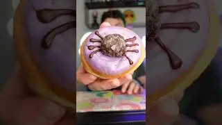 Spider Donut Dunkin' Счастливого Хэллоуина! 🕷️🍩 #spiderdonut #dunkin #dunkinreview #cheatday