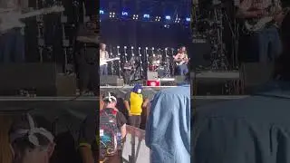Peach Pit singing part of &ldquo;Figure 8&rdquo; [Live @ Firefly Music Festival - Sept. 24, &lsquo;21]