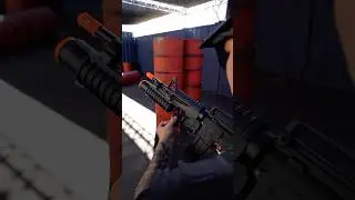 Rozpakowywanie pistoletu Cybergun Colt M4A1 z granatnikiem