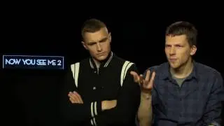 Jesse Eisenberg and Dave Franco about magic tricks