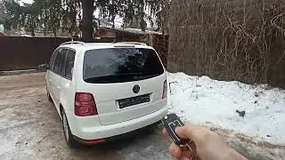 Демонстрация работы электропривода двери багажника на VW Touran 1T2