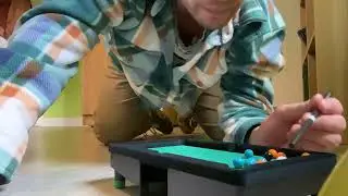 Mini pool table 