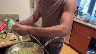 Chicken and Peas in a Pan Sauce 