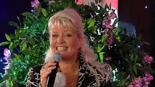 MARTA VANČOVÁ - Křížek na krku