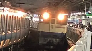 駅員と運転士キレてる...【新鶴見桃運用をPFが代走！！】JR貨物EF65形2083号機＋コキ16両が関内駅2番線を通過するシーン（2070レ•臨A6101•コンテナ輸送）〜ジョイント音最高〜