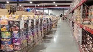 500 gram tour of Fireworks Superstore in Hannibal MO part 7! Shogun, T-sky, Flashing, MORE PALLETS!!